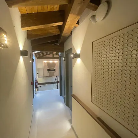 John Te Lo Busca Otel Castrojeriz